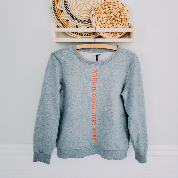 Noisy may Tops - Noisy May graphic pull over